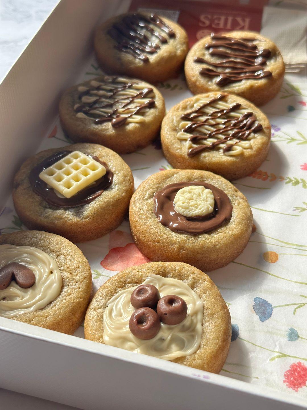 8 Mini Cookies